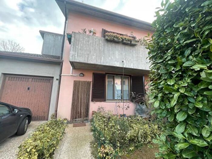 Casa trilocale in vendita in Via dellUsignuolo, Arconate