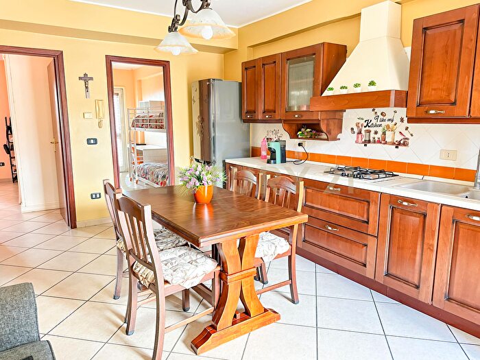 Appartamento bilocale in vendita in Via Scale SantAntonio, Aci Catena