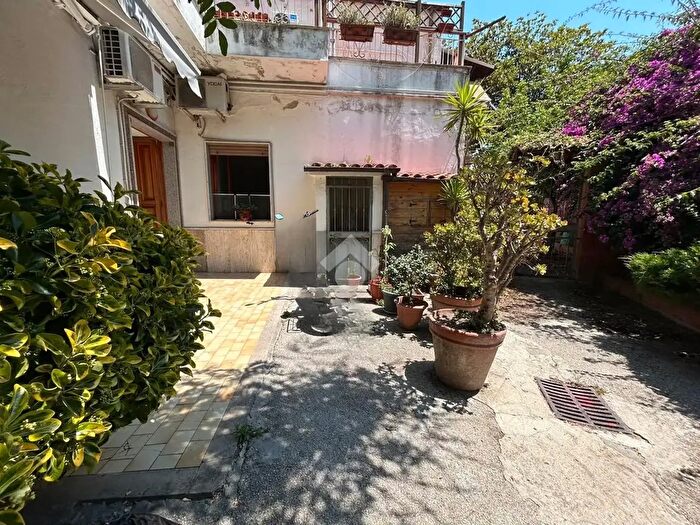 Appartamento bilocale in vendita in Via Aquileia, Napoli