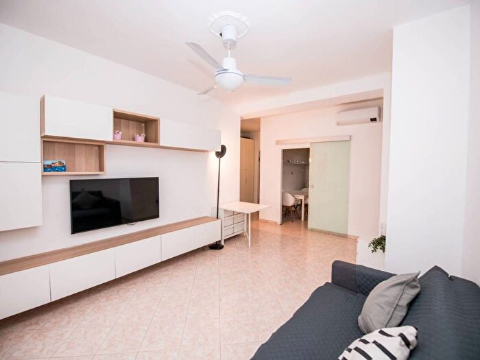 Appartamento trilocale in affitto in Via Carlo Innocenzo Frugoni, Niguarda, Milano