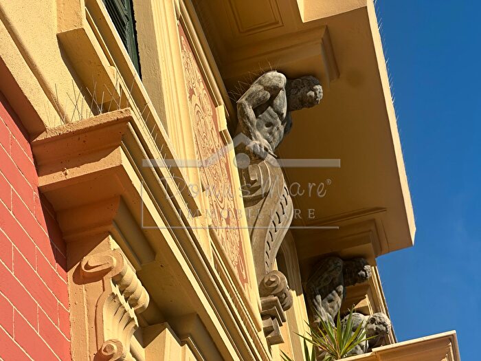 Appartamento con 6 locali in vendita in Via Beato Ottaviano, Savona