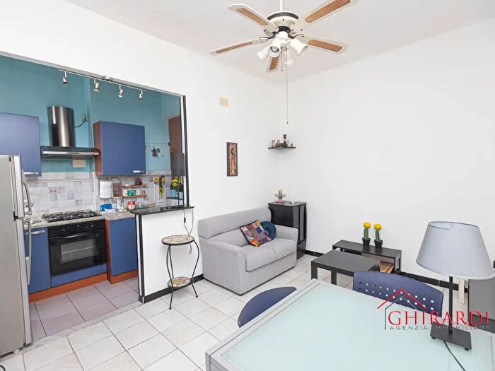 Appartamento quadrilocale in vendita in Via S M Costa, Genova