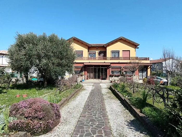 Casa con 14 locali in vendita in Adria Riviera Cengiaretto, Adria