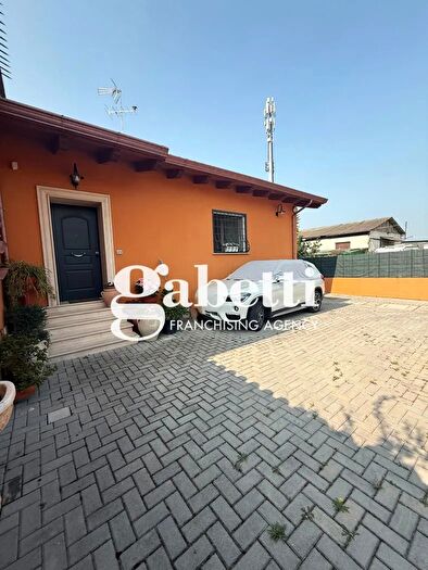 Casa con 5 locali in vendita in Via Armando Luciani, Roma