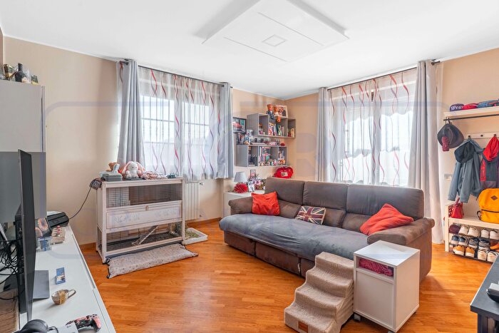 Appartamento trilocale in vendita in Via Trieste a, Limbiate