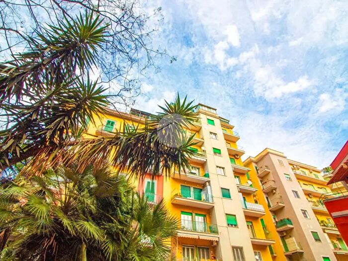 Appartamento trilocale in vendita in nei Pressi di Piazza Vanvitelli, Napoli