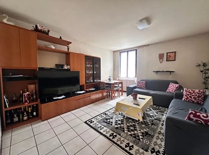 Appartamento quadrilocale in vendita in Via Nino Bixio Malnate Va Italia, Malnate