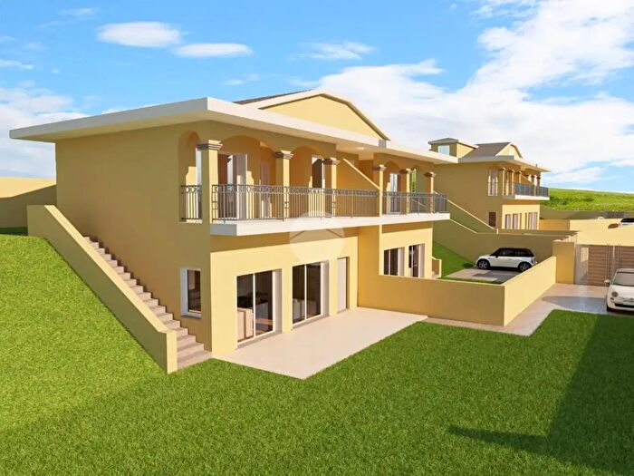 Casa trilocale in vendita in Via Nino dAndrea, Guidonia Montecelio