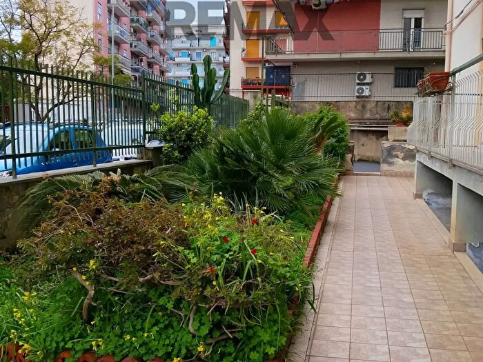 Appartamento con 6 locali in vendita in Via Quieta, Catania