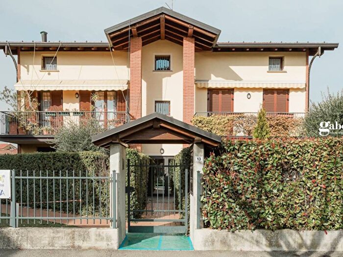 Case in Vendita e in Affitto - 2