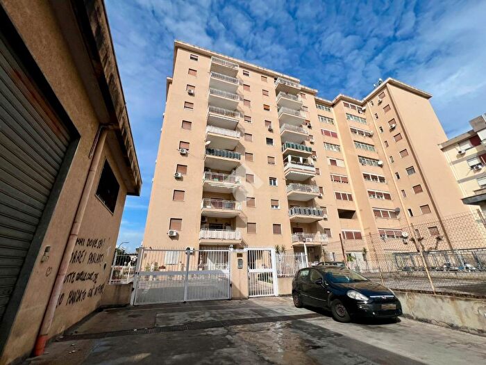 Appartamento con 6 locali in vendita in Via XXVII Maggio, Palermo