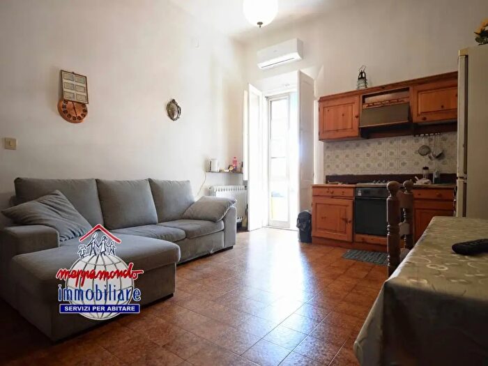Appartamento trilocale in vendita in Piazza Mercato, Castello D'Argile