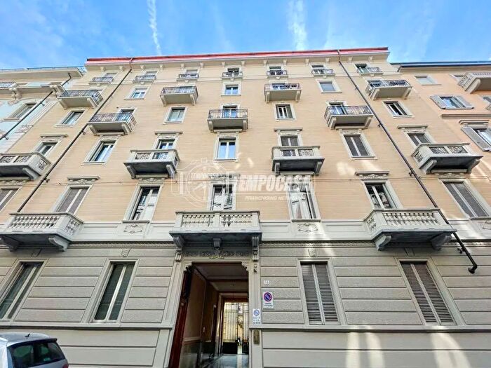 Appartamento quadrilocale in vendita in Via Alfonso Lamarmora, Torino