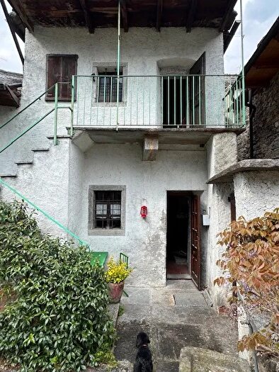 Casa quadrilocale in vendita in Via Alneda, Varzo