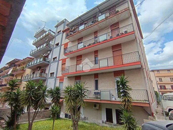 Appartamento quadrilocale in vendita in Via Sbarre Superiore Diramazione Lombardo, Reggio Calabria