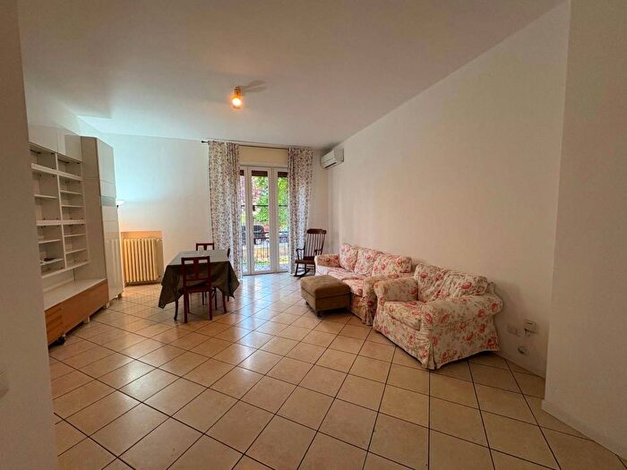 Appartamento quadrilocale in affitto in Via dei Benedettini, Bande Nere, Milano