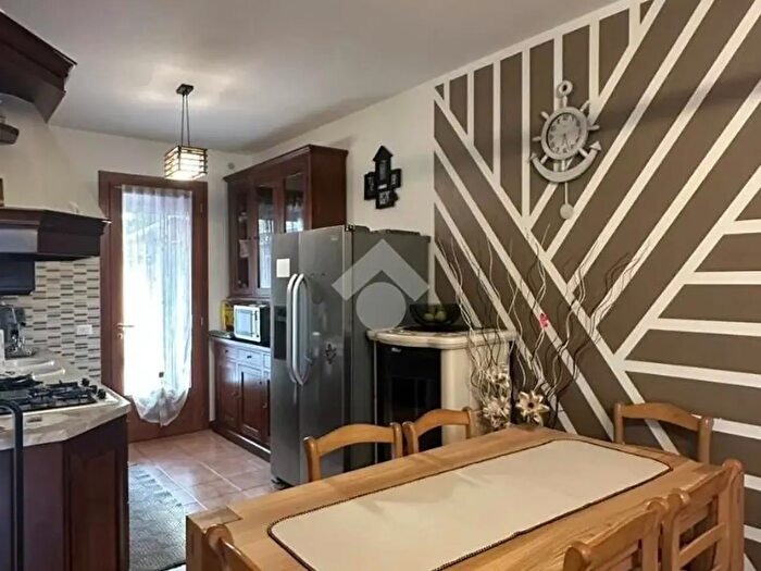 Appartamento trilocale in vendita in Via Venezia, Altivole