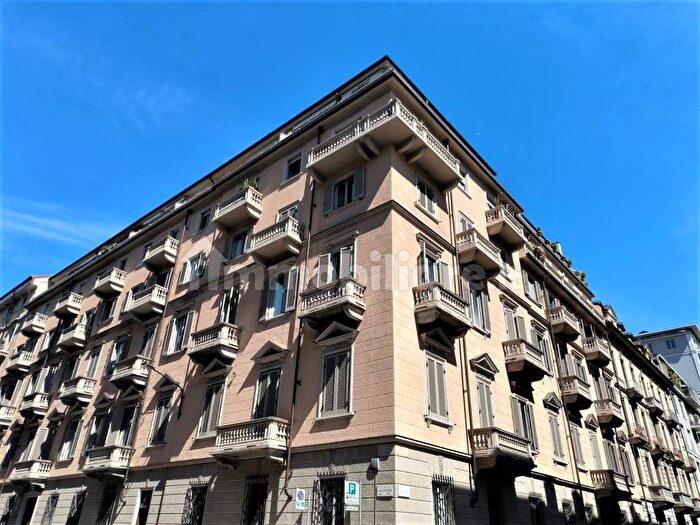 Appartamento con 5 locali in affitto in Via Alfonso La Marmora, Crocetta, Torino