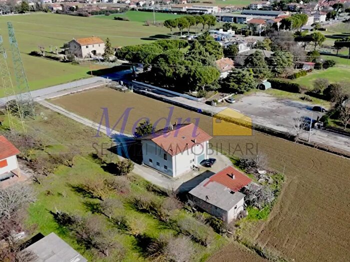 Casa con 8 locali in vendita in Via Cesenatico, Cesena