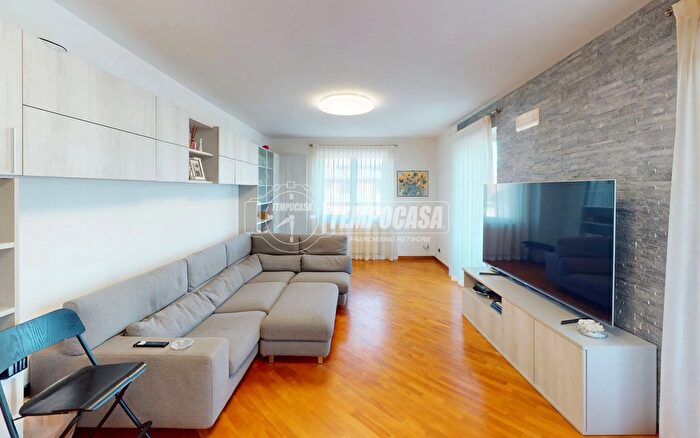 Appartamento quadrilocale in vendita in Frazione Sambucheto, Recanati