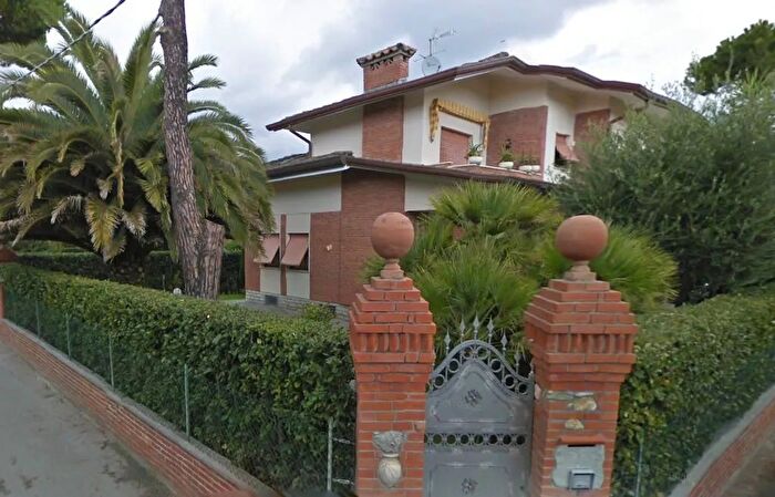 Casa quadrilocale in affitto in Via Ammiraglio Morin a, Forte Dei Marmi