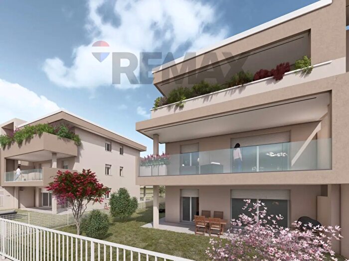 Appartamento trilocale in vendita in Cavenago Di Brianza