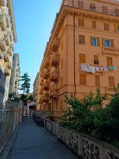 Appartamento trilocale in vendita in Corso Monte Grappa Genova, Genova