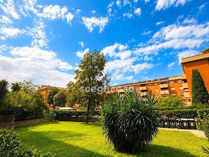 Appartamento bilocale in vendita in Via Frascineto, Roma