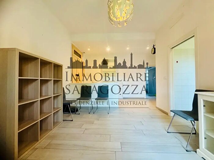 Appartamento trilocale in affitto in Via Saragozza, Bologna