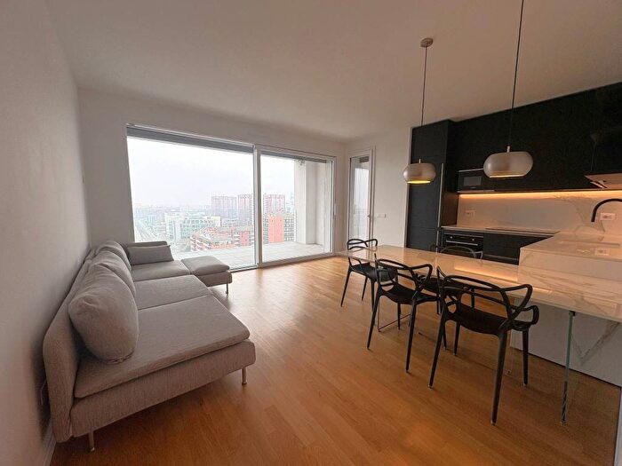 Appartamento trilocale in affitto in Giambellino, Milano