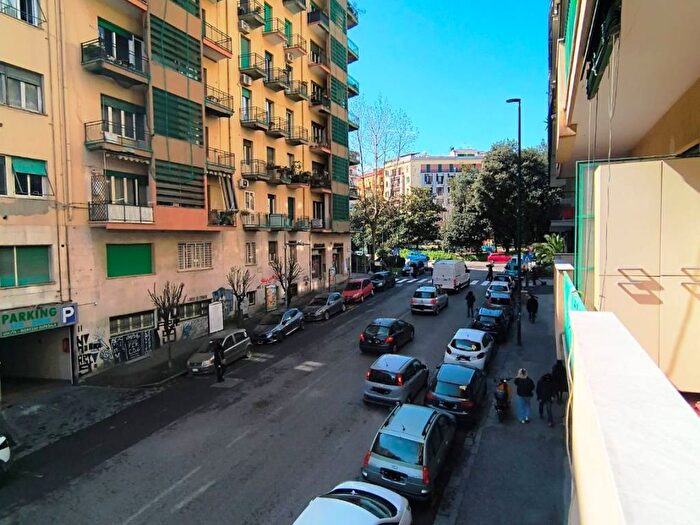 Appartamento quadrilocale in affitto in Via Guido Menzinger, Arenella, Napoli