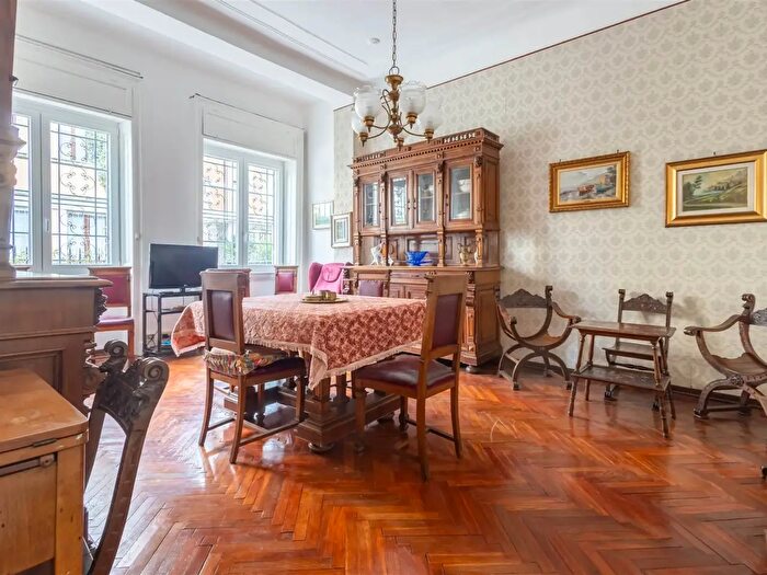 Casa con 9 locali in vendita in Via Lavagna, Milano