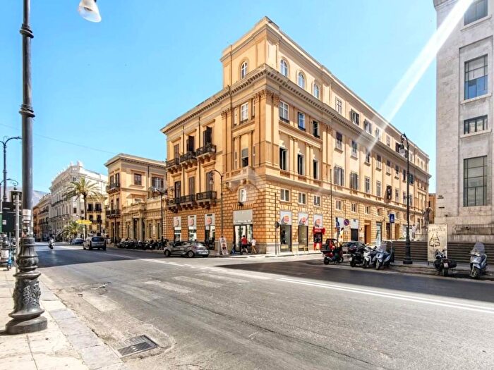 Appartamento bilocale in affitto in Via epicarmo, Castellammare, Palermo