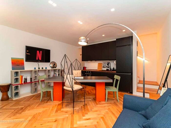 Appartamento bilocale in affitto in Via Montecatini, Solari, Milano