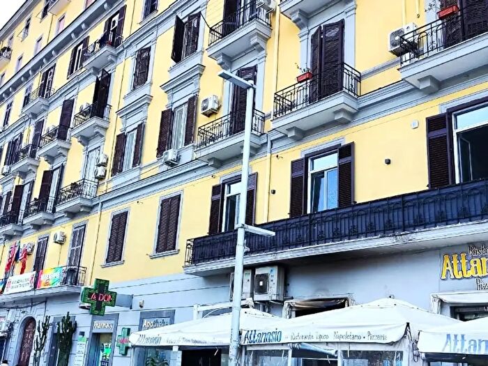 Appartamento quadrilocale in vendita in PZza Garibaldi, Napoli