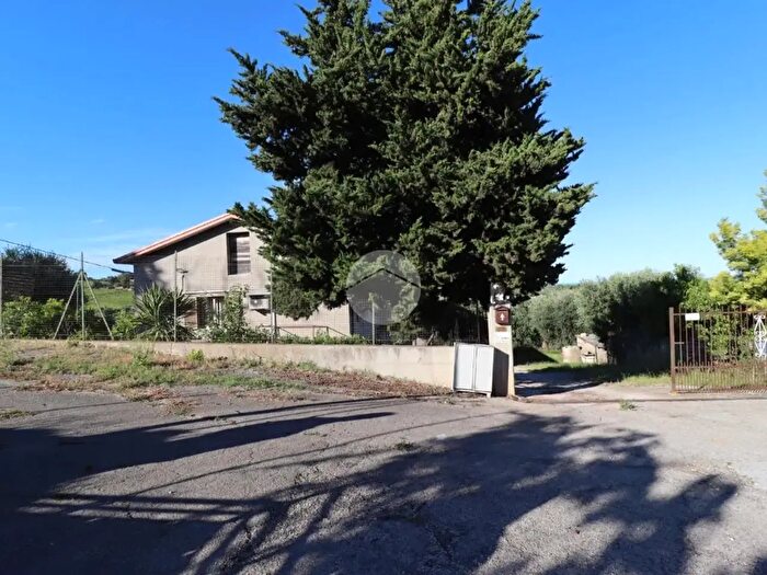Casa con 5 locali in vendita in Traversa Moruzzi, Giulianova