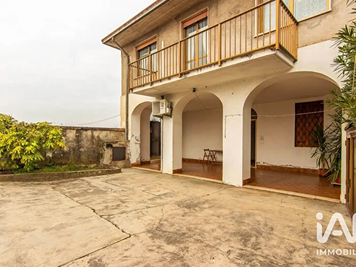 Casa con 12 locali in vendita in Strada Pasubio, Vicenza