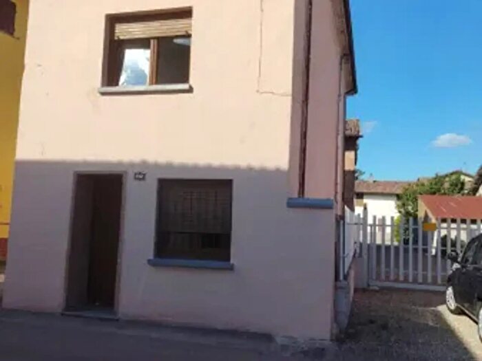 Casa quadrilocale in vendita in Via Prevostina, Bastida Pancarana