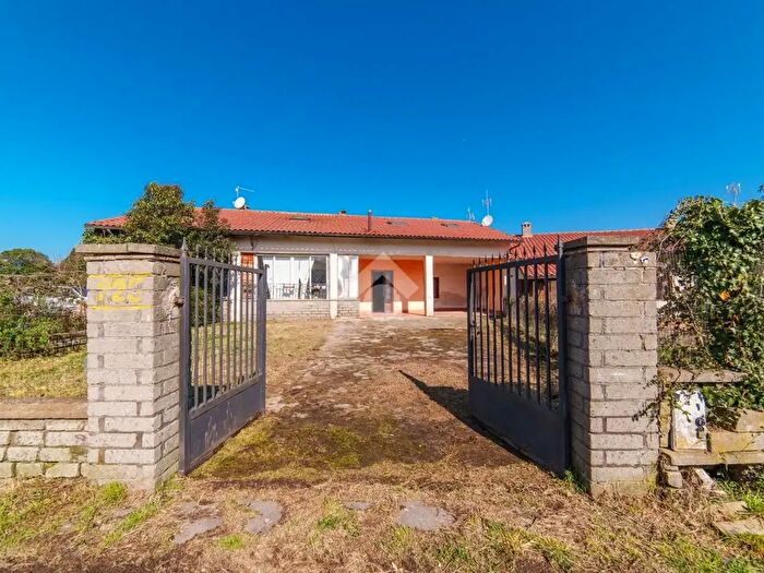 Casa quadrilocale in vendita in Strada Ortana, Vitorchiano