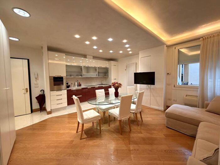 Appartamento bilocale in affitto in Piazza della Borsa, Piazza dei Signori, Treviso