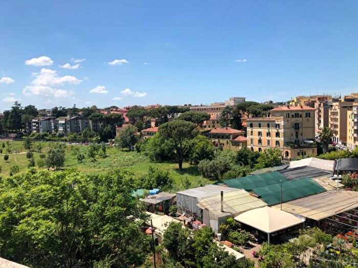 Appartamento quadrilocale in vendita in Viale Jonio, Roma
