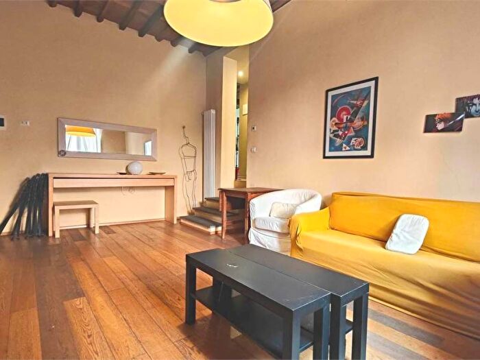 Appartamento trilocale in affitto in Via del Crocifisso, Piazza Napoleone San Michele, Lucca