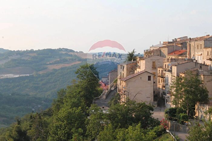 Casa quadrilocale in vendita in Palombaro