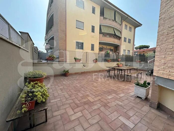 Appartamento trilocale in vendita in Via Paiella Catullo, Marino