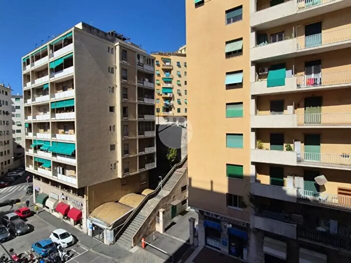 Appartamento bilocale in vendita in Piazza Francesco Guicciardini, Genova