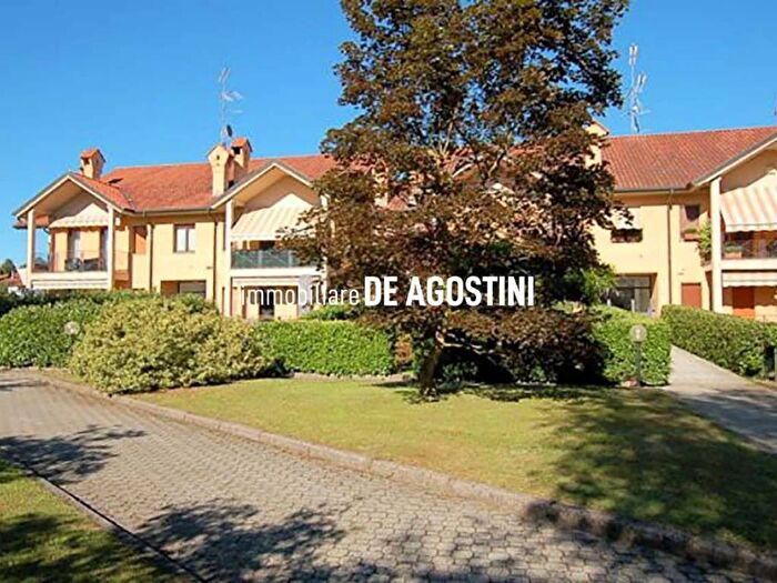 Appartamento trilocale in affitto in via Monte Pasubio, Oleggio Castello