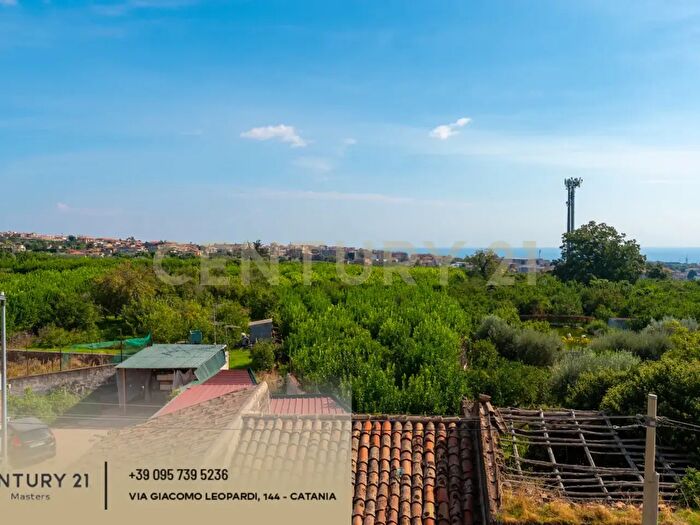 Appartamento con 6 locali in vendita in Via Rifiano, Aci Catena