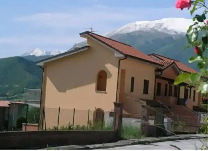 Appartamento quadrilocale in vendita in Via Don Luigi Sturzo, Sarnano