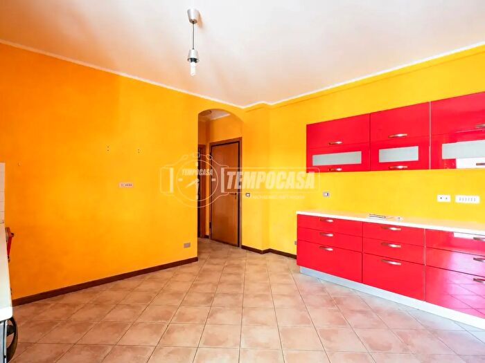 Appartamento trilocale in vendita in Via Metauro, Macerata