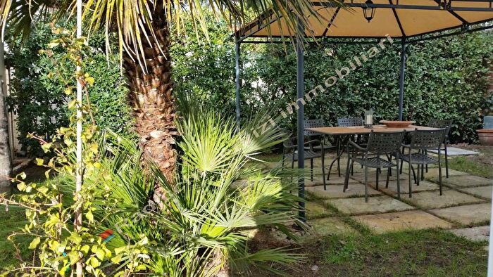 Casa trilocale in affitto in Via Ammiraglio Morin a, Forte Dei Marmi